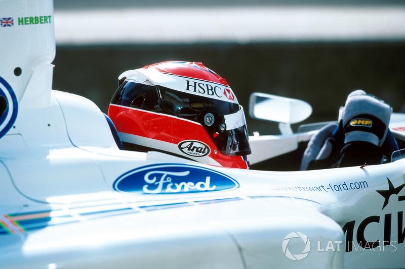 Yarış galibi Johnny Herbert, Stewart Grand Prix