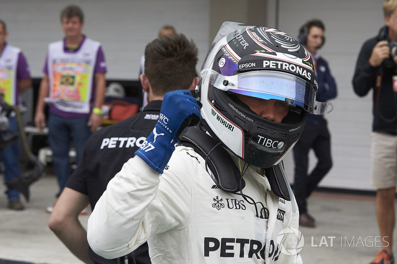 Pole: Valtteri Bottas, Mercedes AMG F1, Parc Ferme