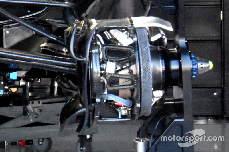 Mercedes AMG F1 W09 brakes