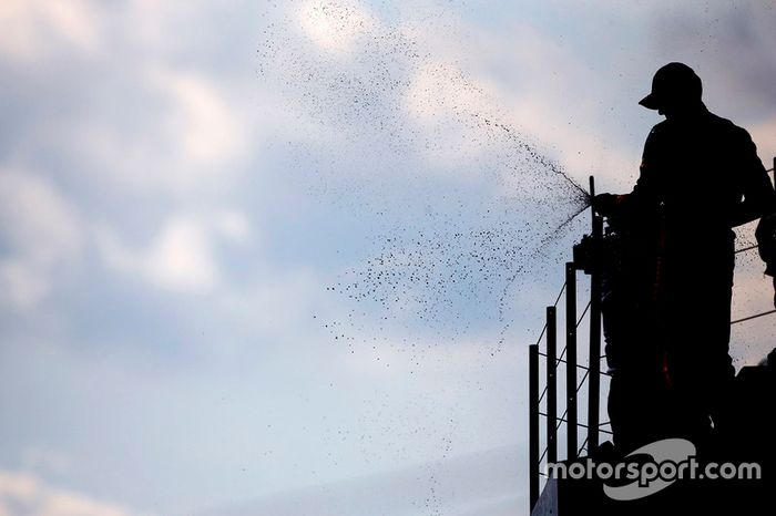 Max Verstappen, Red Bull Racing, celebra su segunda plaza en el GP de Francia 2018