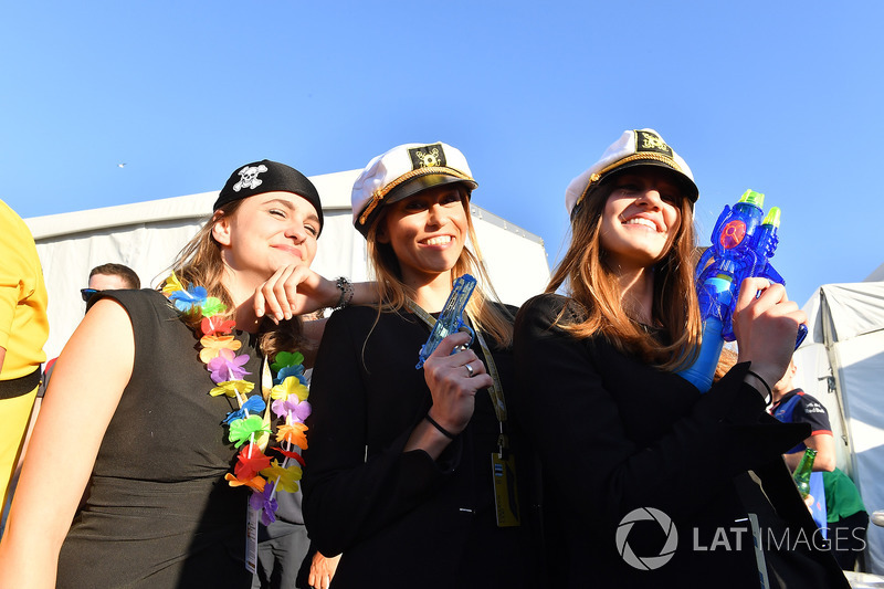 Girls at the raft race