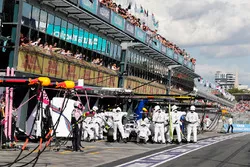 Lance Stroll, Williams FW41 Mercedes au stand