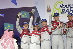 LMP1 Podio: segundo lugar #7 Audi Sport Team Joest Audi R18: Marcel Fässler, Andre Lotterer, Benoit