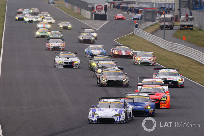 GT300 Start of the race