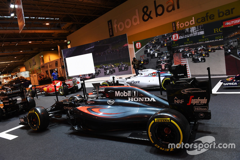McLaren не стенді F1 Racing