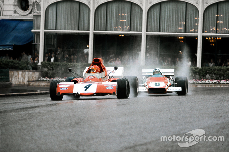 Niki Lauda, March 721X Ford, looks in his mirror to see Jacky Ickx, Ferrari 312B2, behind him