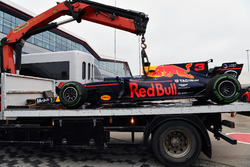 The car of Daniel Ricciardo, Red Bull Racing RB13 is recovered after stopping on track in Q1