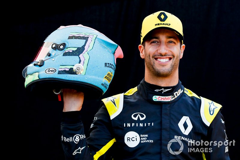 Daniel Ricciardo, Renault F1 Team con su casco