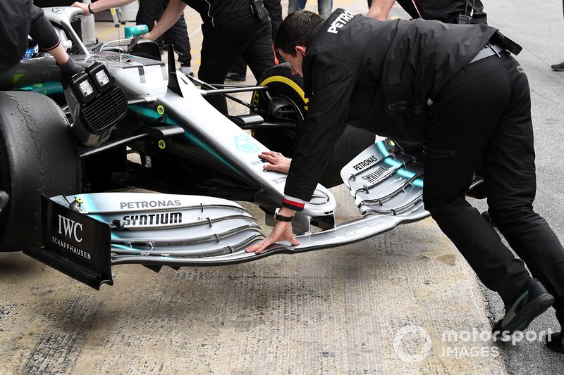 L'aileron avant de la Mercedes-AMG F1 W10