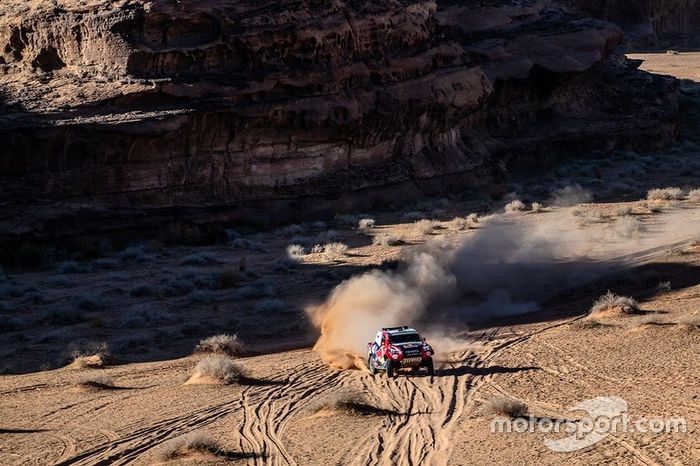 #300 Toyota Gazoo Racing: Nasser Al-Attiyah, Matthieu Baumel
