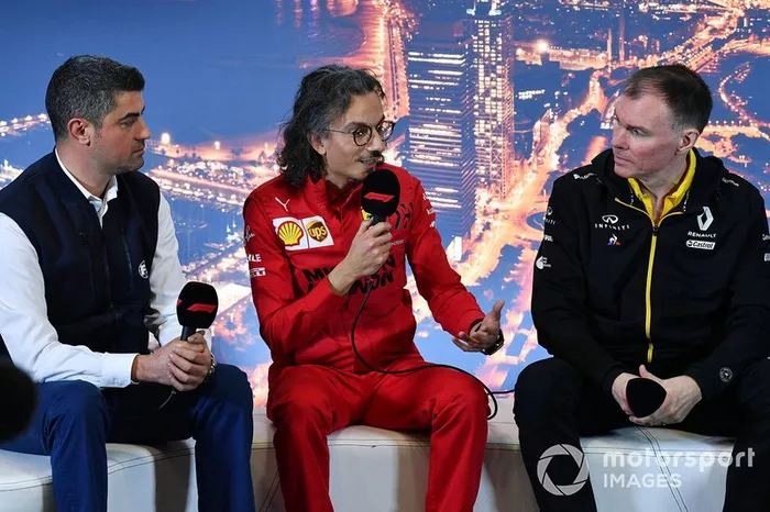 Michael Masi, Director de Carrera, Laurent Mekies, Director Deportivo, Ferrari y Alan Permane, Director Deportivo, Renault Sport F1 Team en la conferencia de prensa