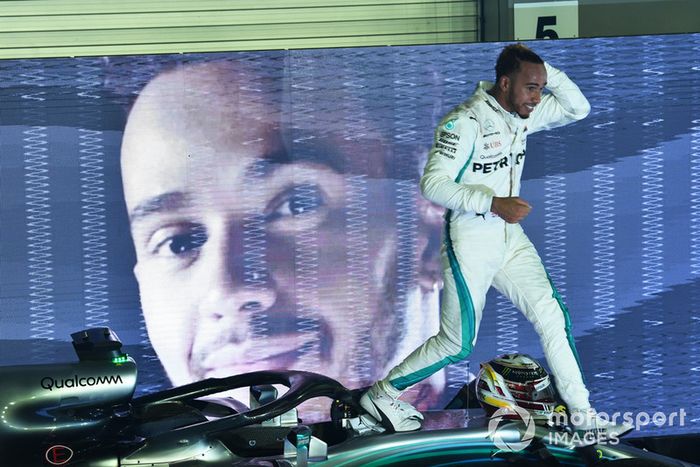 Ganador de la carrera Lewis Hamilton, Mercedes-AMG F1 W09 EQ Power+ celebra