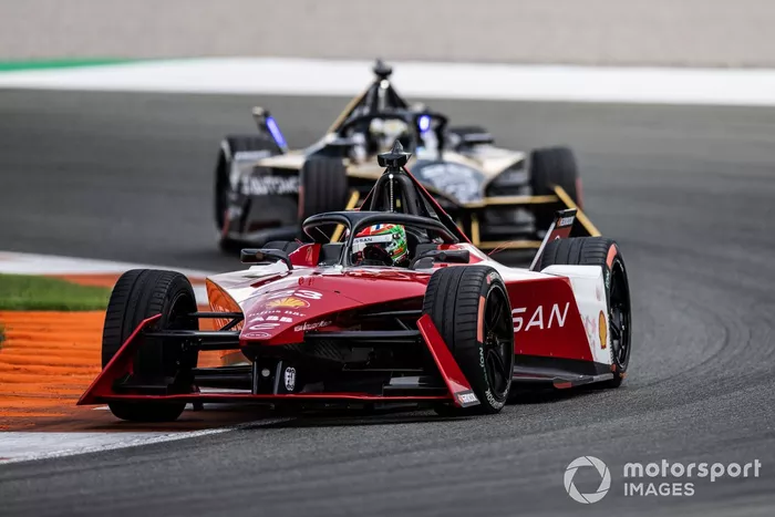 Sacha Fenestraz, Nissan