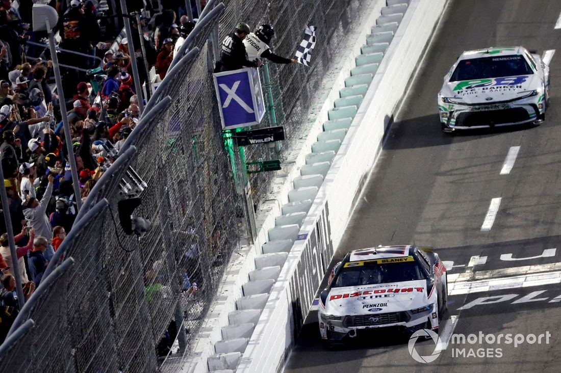 Ryan Blaney, Equipo Penske, Discount Tire Ford Mustang