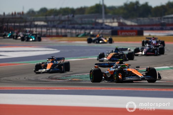 Lando Norris, McLaren MCL38, Oscar Piastri