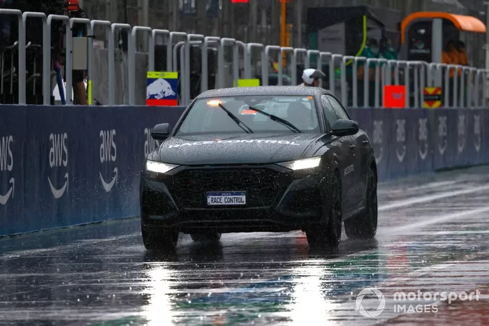 Coche Race Control en pista