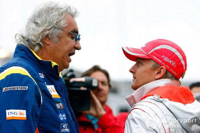 Flavio Briatore, Director General de Renault F1, con Heikki Kovalainen, McLaren