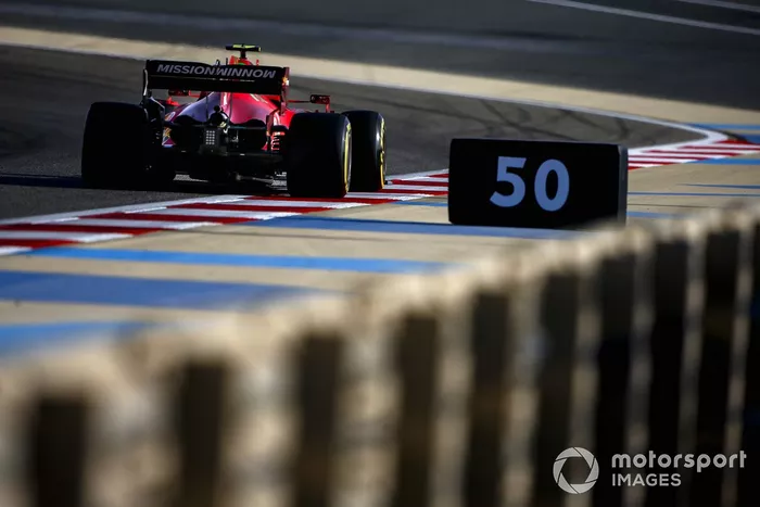 Carlos Sainz Jr., Ferrari SF21