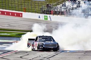 Race winner Kyle Busch, Kyle Busch Motorsports, Toyota Tundra Cessna