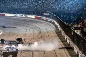 Race Winner Kevin Harvick, Stewart-Haas Racing, Ford Mustang