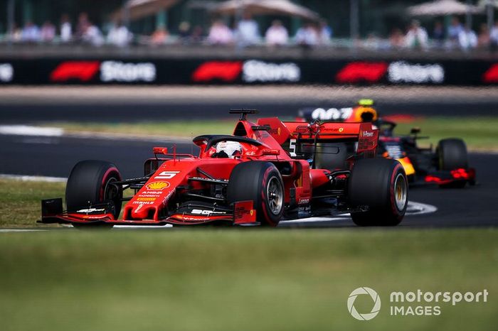 Sebastian Vettel, Ferrari SF90, Pierre Gasly, Red Bull Racing RB15