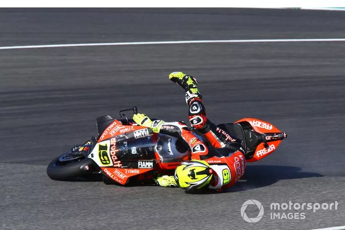 Caída de Alvaro Bautista, Aruba.it Racing-Ducati Team