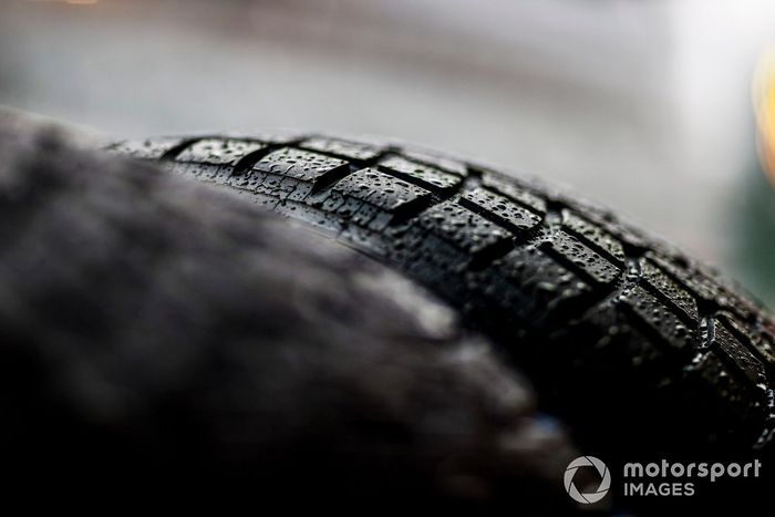 Neumáticos de lluvia