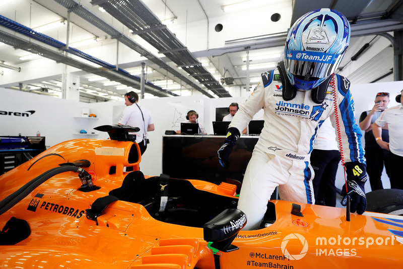 Jimmie Johnson en el McLaren  