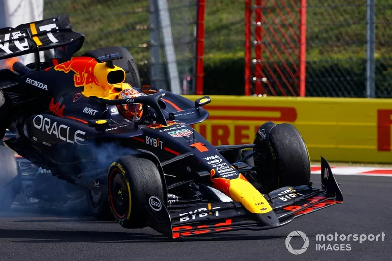Max Verstappen, Red Bull Racing RB20, Lewis Hamilton, Mercedes F1 W15, collide