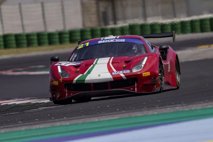 #21 AF Corse, Ferrari 488 GT3 Evo: Simon Mann, Toni Vilander