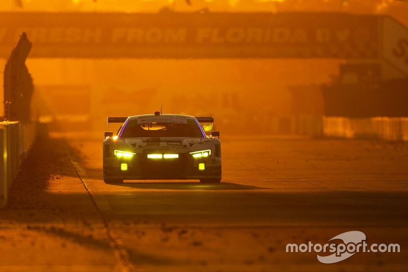 #29 Montaplast by Land-Motorsport, Audi R8 LMS GT3: Connor de Phillippi, Christopher Mies, Jules Gou