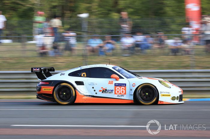 59°: #86 Gulf Racing Porsche 911 RSR: Michael Wainwright, Ben Barker, Nick Foster