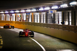 Kimi Raikkonen, Ferrari SF70H, Max Verstappen, Red Bull Racing RB13
