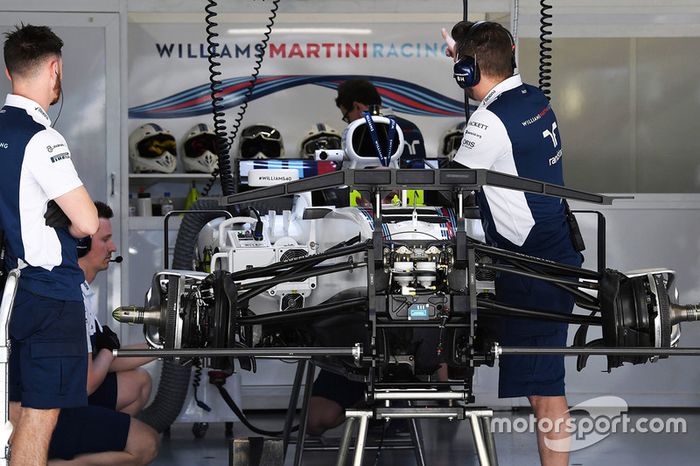 Williams FW40 detalle chasis y frenos delanteros