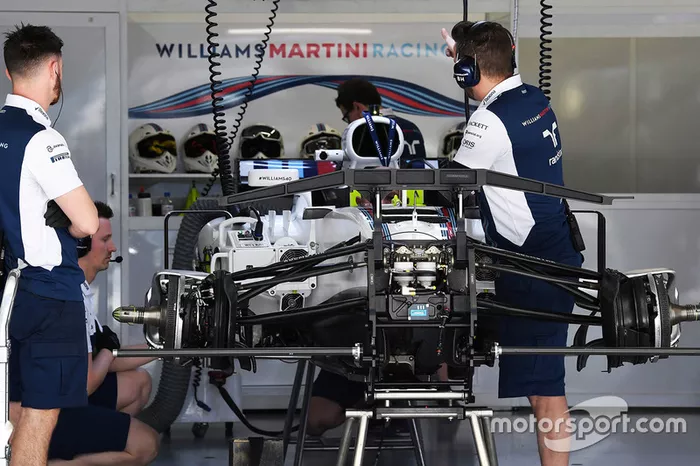 Williams FW40 in de garage