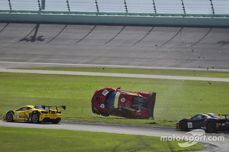 #124 Ferrari of Long Island Ferrari 488 Challenge: Jerome Jacalone, incidente