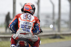 Andrea Dovizioso, Ducati Team, después del accidente