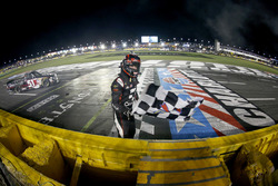 Race winner Kyle Busch, Kyle Busch Motorsports Toyota