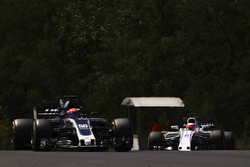 Santino Ferrucci, Haas F1 Team VF-17, Luca Ghiotto, Williams FW40