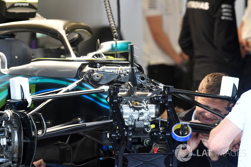Mercedes-AMG F1 W09 ön süspansiyon detay