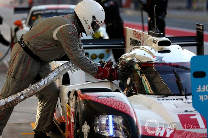 #1 Porsche Team Porsche 919 Hybrid: Neel Jani, Andre Lotterer, Nick Tandy