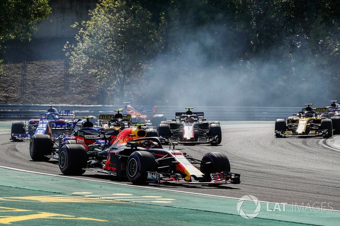 Max Verstappen, Red Bull Racing RB14, Pierre Gasly, Toro Rosso STR13, Carlos Sainz Jr., Renault Sport F1 Team R.S. 18, Kevin Magnussen, Haas F1 Team VF-18, Brendon Hartley, Toro Rosso STR13, Nico Hulkenberg, Renault Sport F1 Team R.S. 18 y más