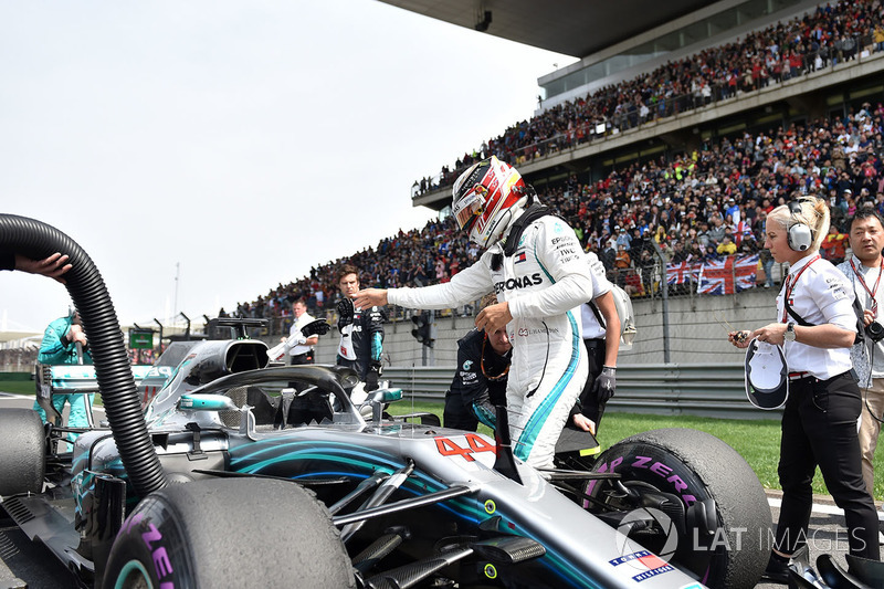 Lewis Hamilton, Mercedes-AMG F1 W09 EQ Power+ en la parrilla