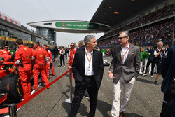 Chase Carey, CEO, Formula One ve Sean Bratches, Formula One Ticari Direktörü