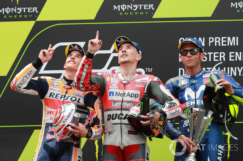 Podyum: İkinci Marc Marquez, Repsol Honda Team, Yarış galibi Jorge Lorenzo, Ducati Team, üçüncü Valentino Rossi, Yamaha Factory Racing