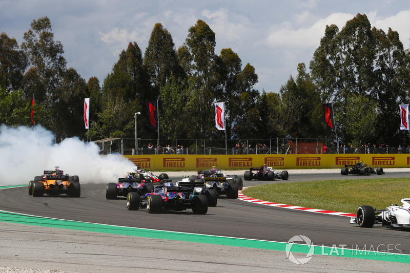 Kecelakaan Romain Grosjean, Nico Hulkenberg, Pierre Gasly, di lap pertama