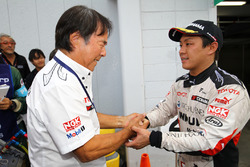 星野一義監督と関口雄飛(ITOCHU ENEX TEAM IMPUL)