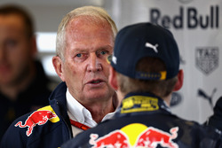 Макс Ферстаппен, Red Bull Racing и Хельмут Марко, консультант Red Bull Racing