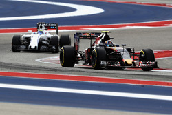 Carlos Sainz Jr., Scuderia Toro Rosso STR11; Felipe Massa, Williams FW38