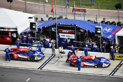#66 Ford Performance Chip Ganassi Racing Ford GT: Sébastien Bourdais, Joey Hand, Dirk Müller, #67 Fo